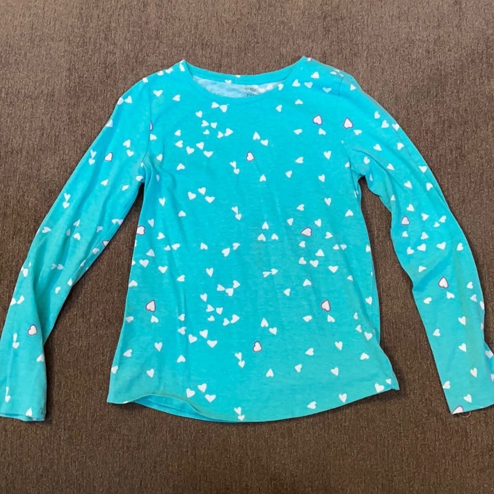 🌻3/$15 Girls 14 long sleeve red light weight turquoise with hearts